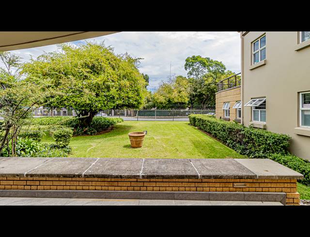 158M² OFFICE TO LET IN FERNDALE